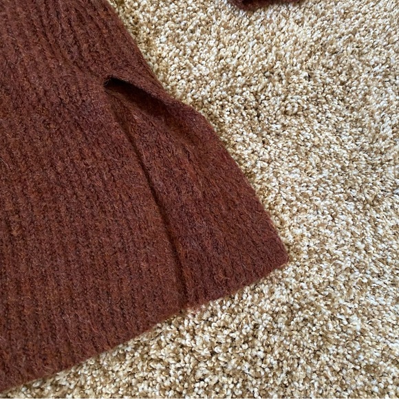 Old Navy || Mockneck Tunic Length Knit Sweater Size L - Picture 6 of 10